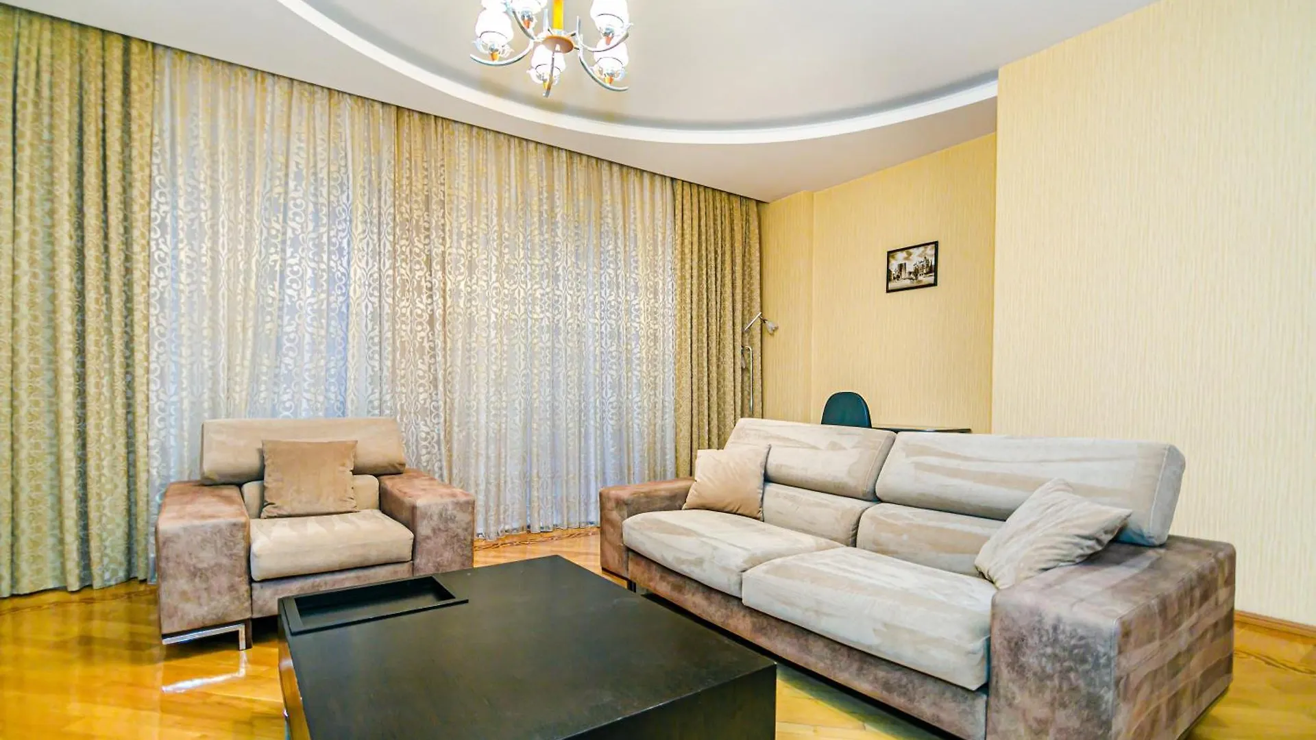 Nizami Street Shaurma 1 Appartement Bakoe 0*,